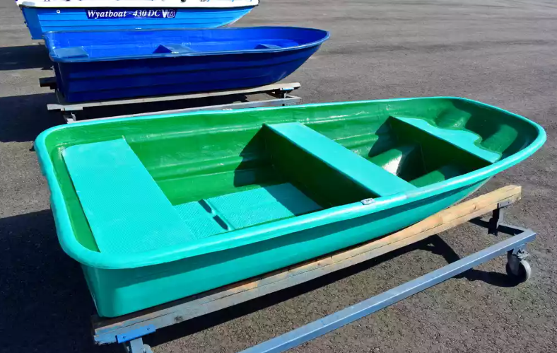 Стеклопластиковая лодка Старт (тримаран) в Рыбинске