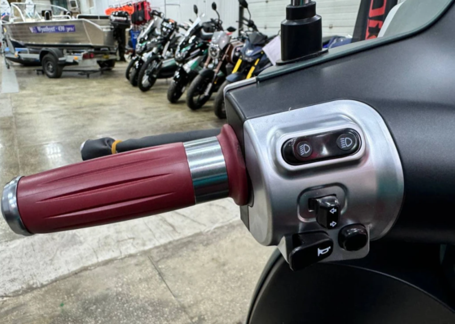 Скутер PROMAX Miami 240 (49) в Рыбинске