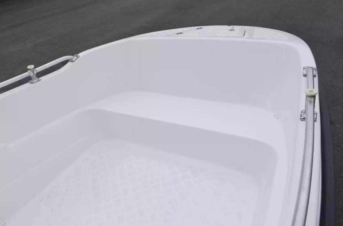 Стеклопластиковая лодка Пингвин New (тримаран) в Рыбинске