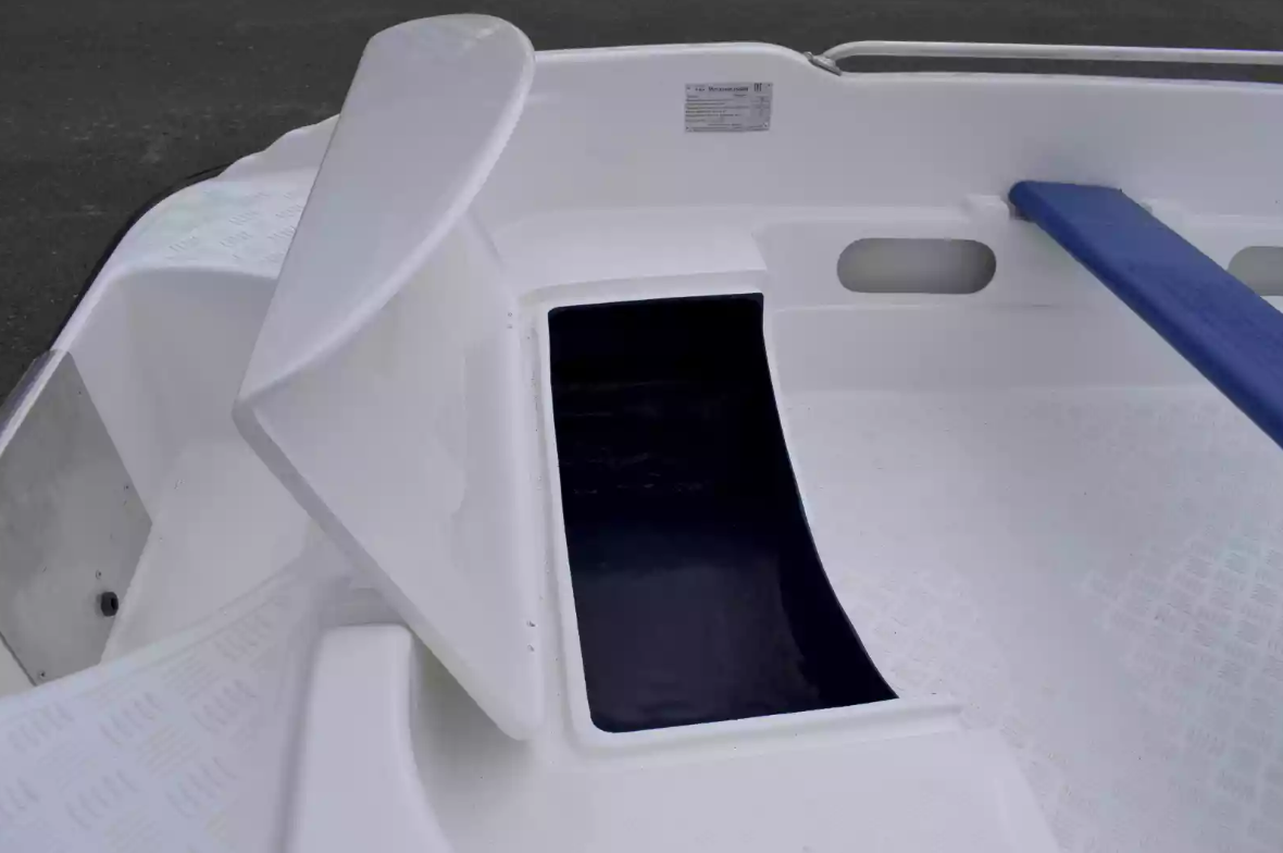 Стеклопластиковая лодка Пингвин New (тримаран) в Рыбинске