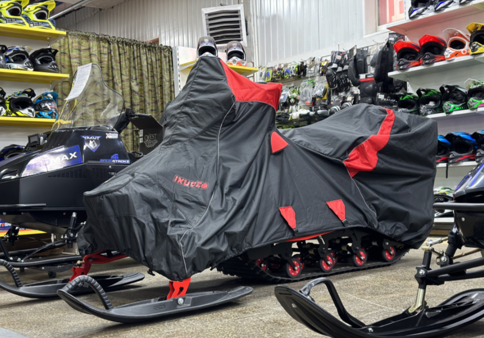 Чехол транспорт. снегохода IKUDZO HUNTER черно-красный Оксфорд ПРЕМИУМ качества с лого IKUDZO в Рыбинске