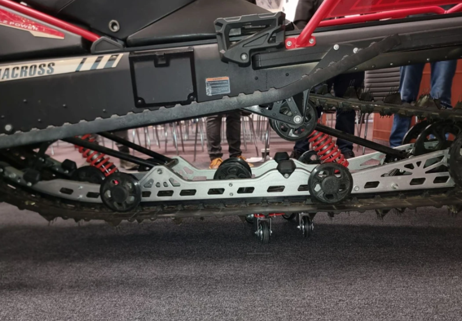 Снегоход AODES Siberiacross 1000 SWT 600mm LCD 6.8 в Рыбинске