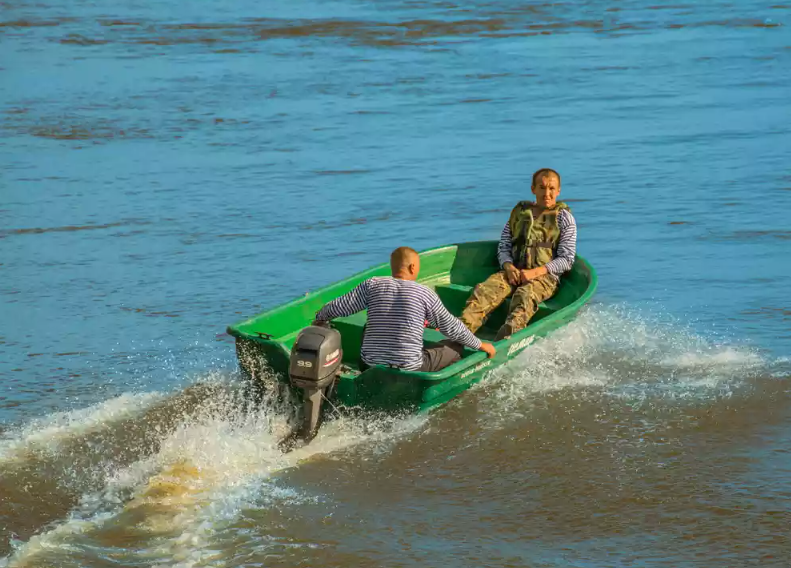 Стеклопластиковая лодка Neman-340 (тримаран) в Рыбинске