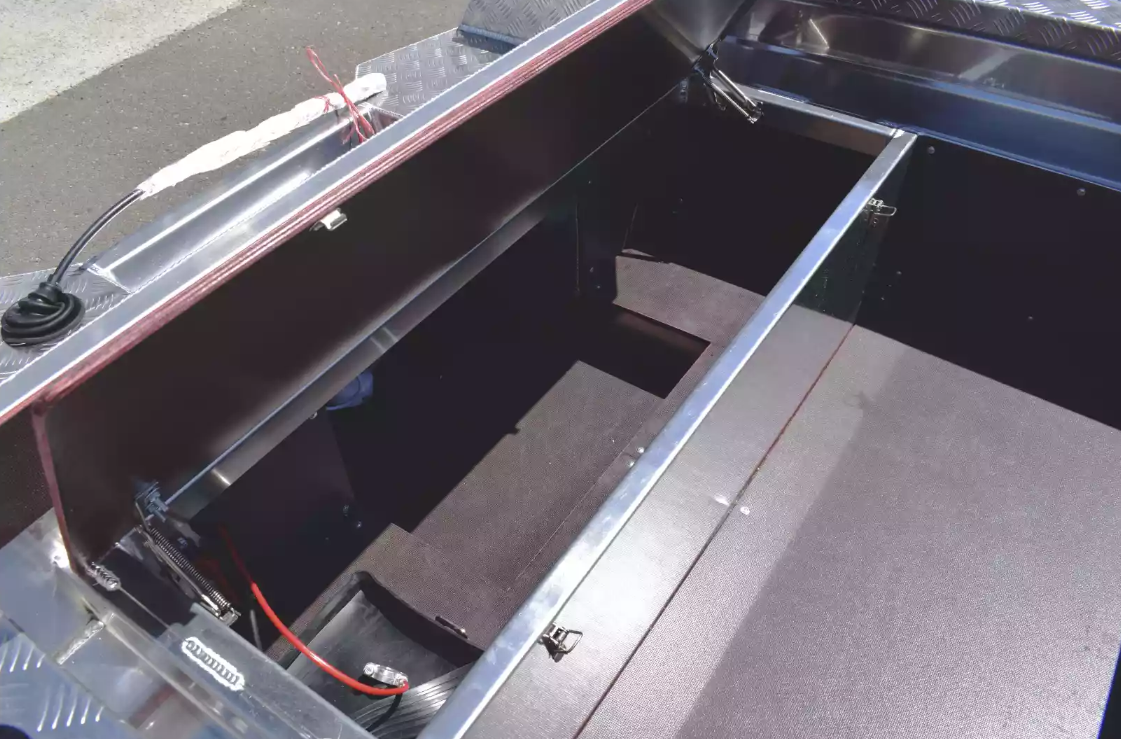 Алюминиевая лодка Wyatboat-390 DCM в Рыбинске