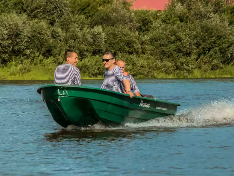 Стеклопластиковая лодка Neman-340 (тримаран) в Рыбинске