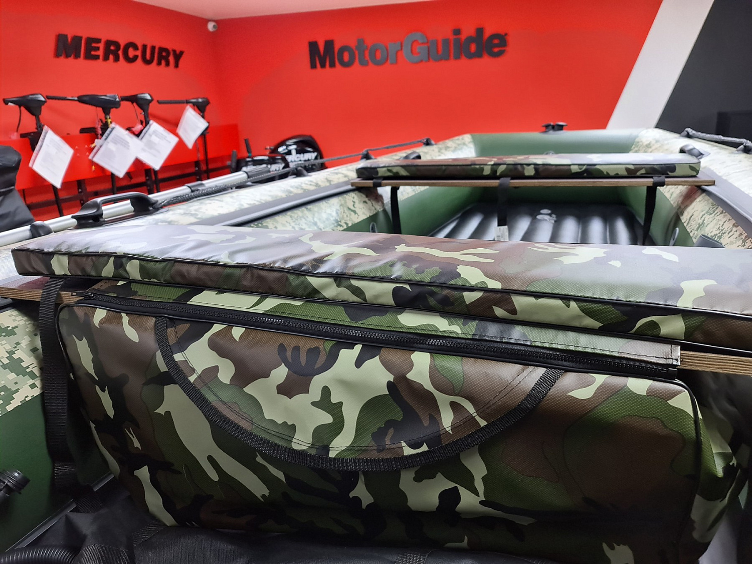 КОМПЛЕКТ МЯГКИХ НАКЛАДОК С СУМКОЙ ДЛЯ ЛОДОК 105Х20 КАМУФЛЯЖ в Рыбинске