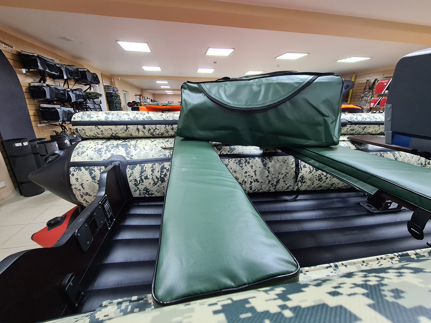 КОМПЛЕКТ МЯГКИХ НАКЛАДОК С СУМКОЙ ДЛЯ ЛОДОК 110Х20 ЗЕЛЕНЫЙ в Рыбинске